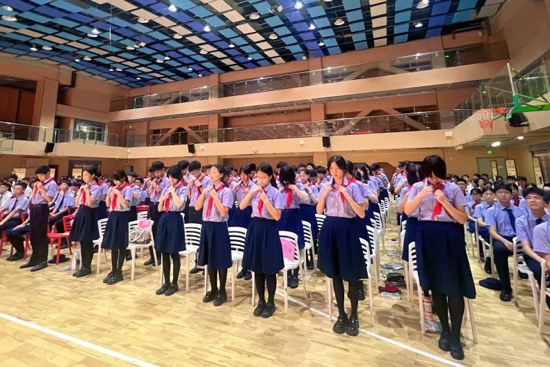 五四精神啟新篇，青春逐夢向未來——?？谏礁咧袑W(xué)2025年離隊入團儀式順利舉行-圖片5