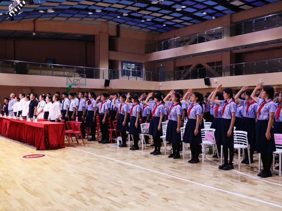 五四精神啟新篇，青春逐夢向未來——?？谏礁咧袑W(xué)2025年離隊入團儀式順利舉行-圖片7