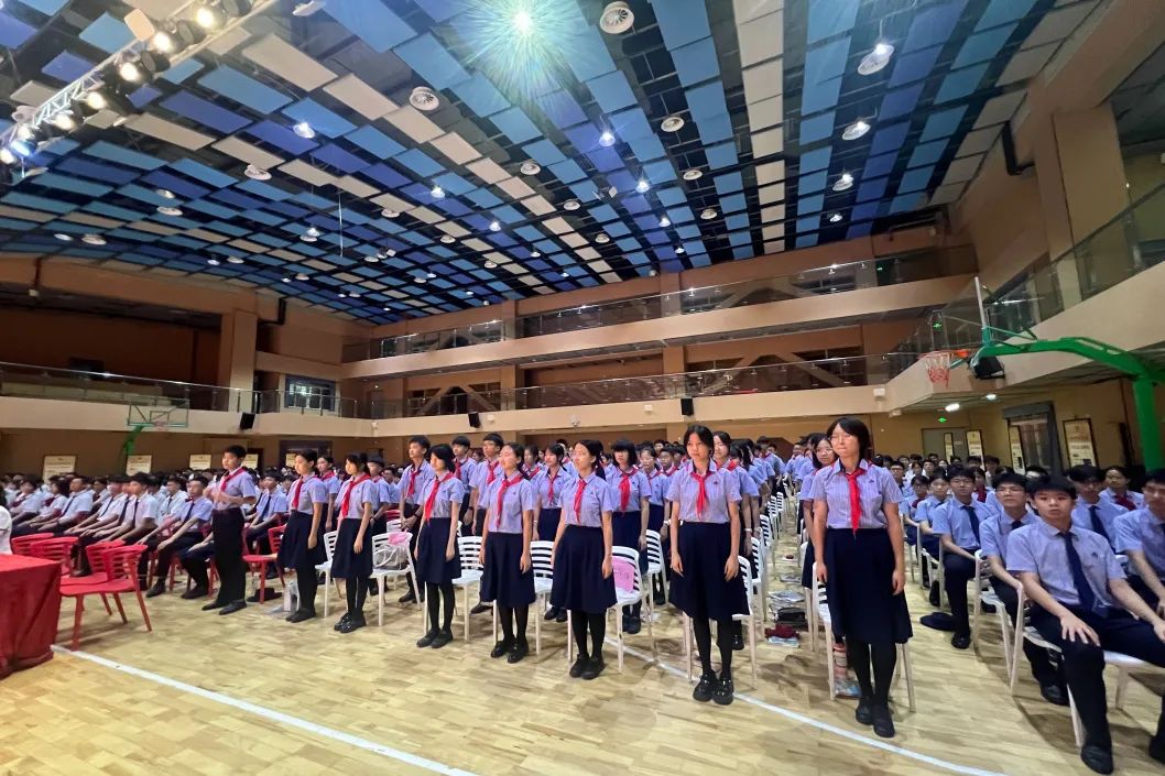 五四精神啟新篇，青春逐夢向未來——?？谏礁咧袑W(xué)2025年離隊入團儀式順利舉行-圖片11