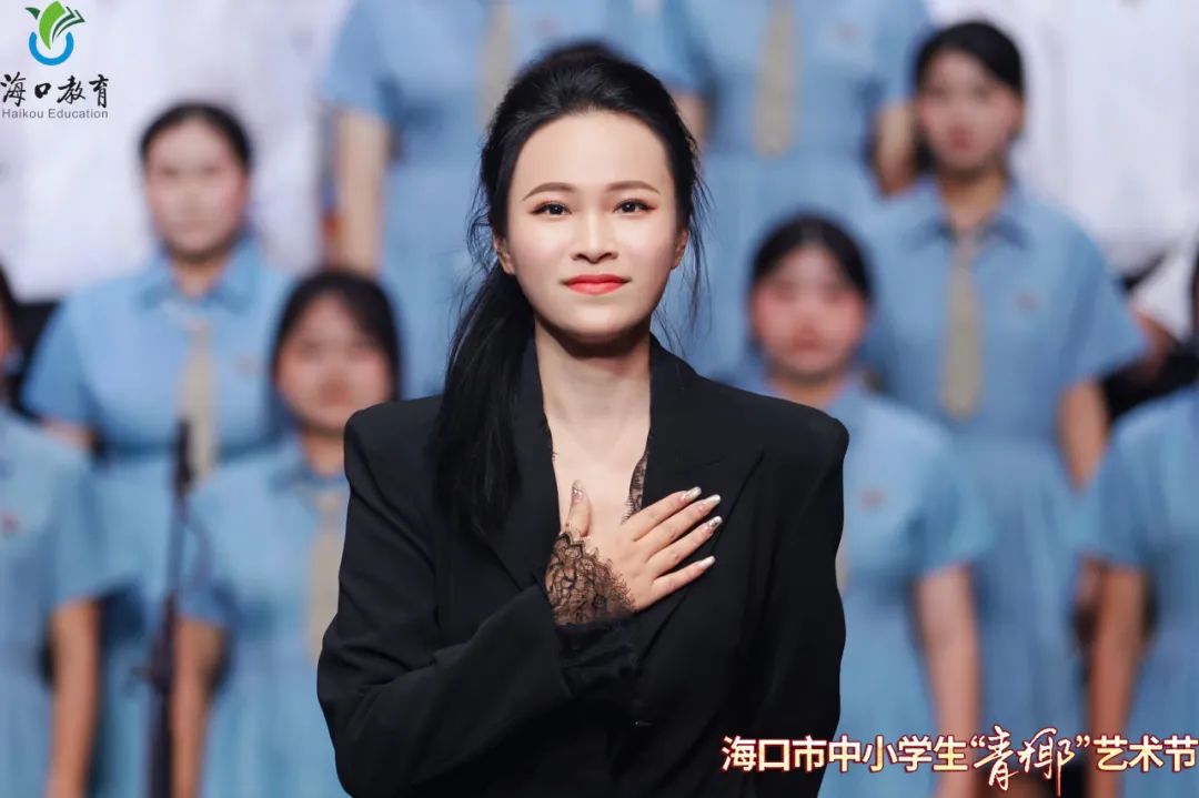 喜報(bào)！我校榮獲?？谑兄行W(xué)生“青椰”藝術(shù)節(jié)高中班級(jí)合唱一等獎(jiǎng)！