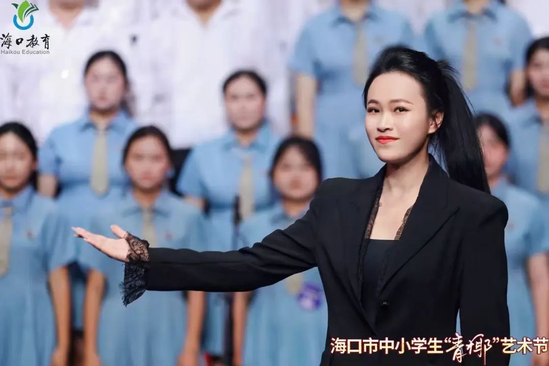 喜報(bào)！我校榮獲?？谑兄行W(xué)生“青椰”藝術(shù)節(jié)高中班級(jí)合唱一等獎(jiǎng)！