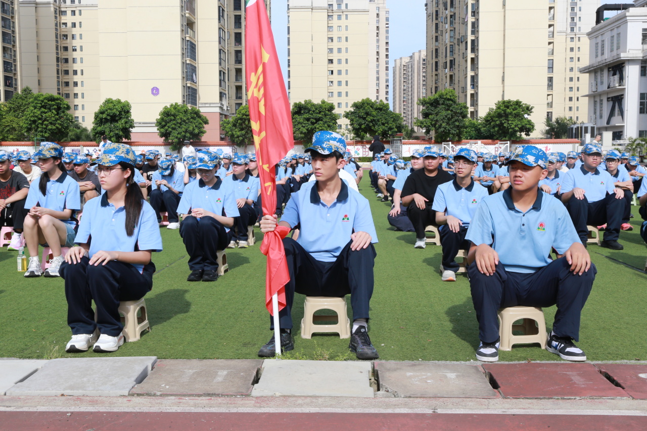 燃情開營！?？谏礁咧袑W2025級高一新生開啟軍訓成長之旅-圖片1